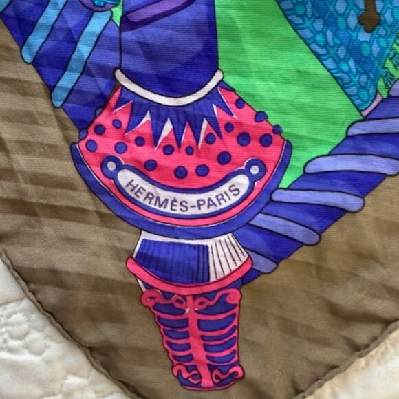 Hermes Scarf Carre 90 Silk Etendards et Bonnieres - Picture 4 of 4